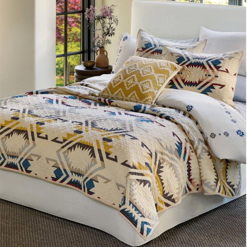 Pendleton White Sands King Quilt